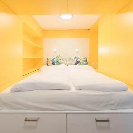 In Andrassy Avenue *